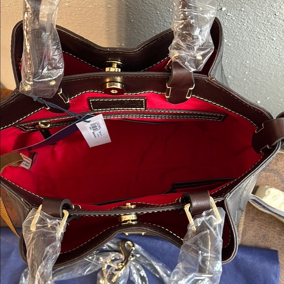 LAST CALL for this Dooney & Bourke Gray Croc-Embossed Shoulder Bag NWT - Picture 7 of 12